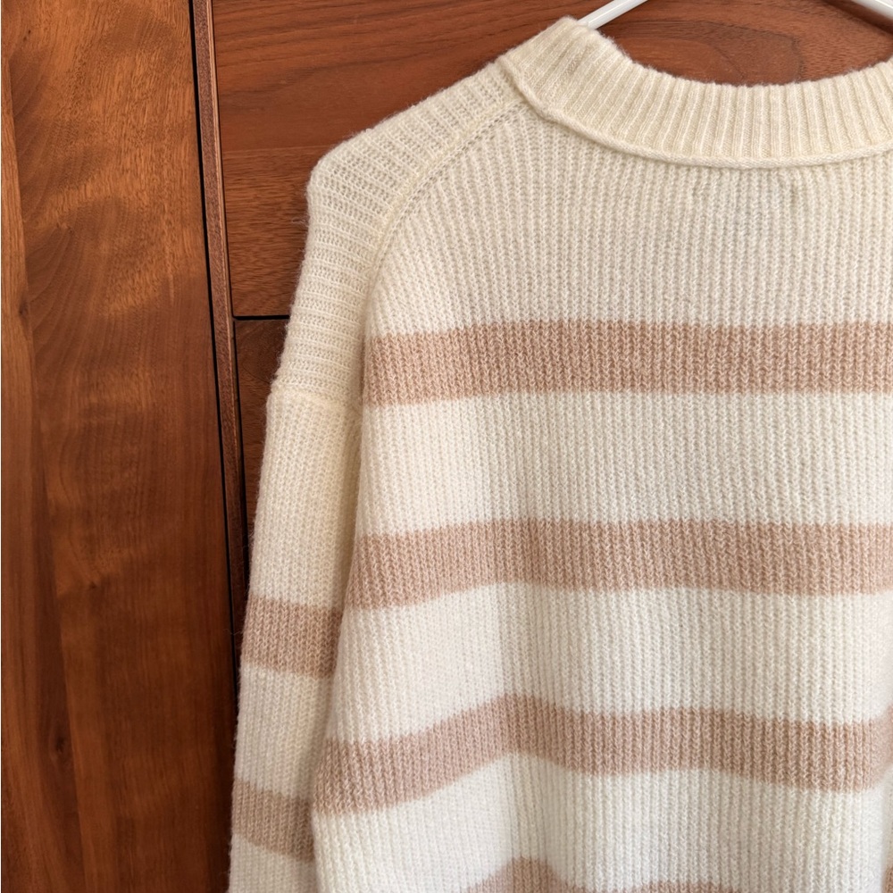 American Eagle Outfitters | Stripped Cream and Tan - Picture 5 of 10
